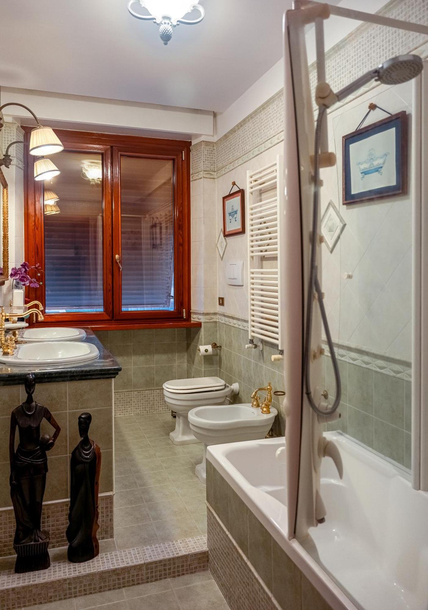 Regal House Roma Navigatori 23 Ξενοδοχείο Εξωτερικό φωτογραφία