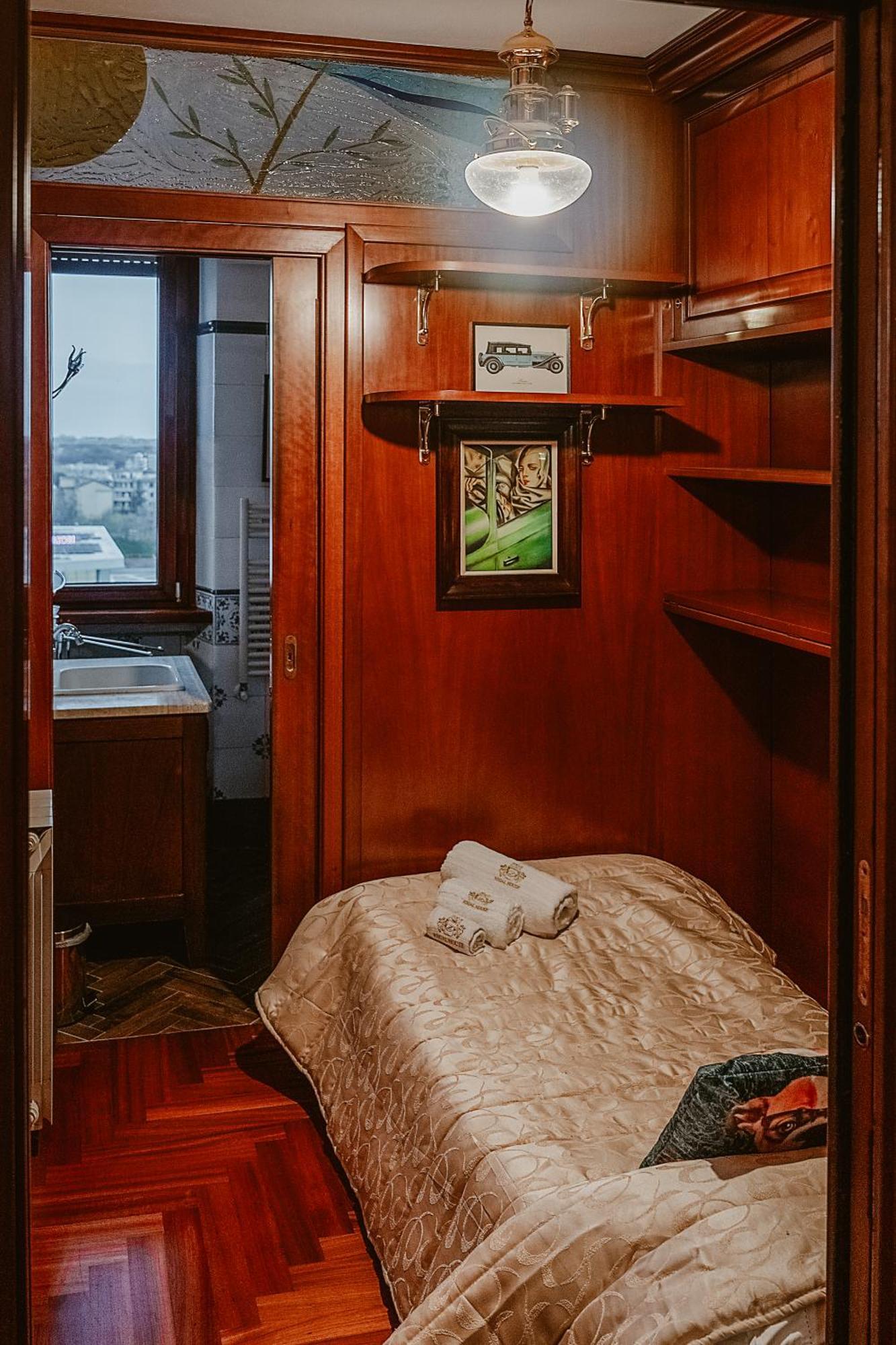 Regal House Roma Navigatori 23 Ξενοδοχείο Εξωτερικό φωτογραφία